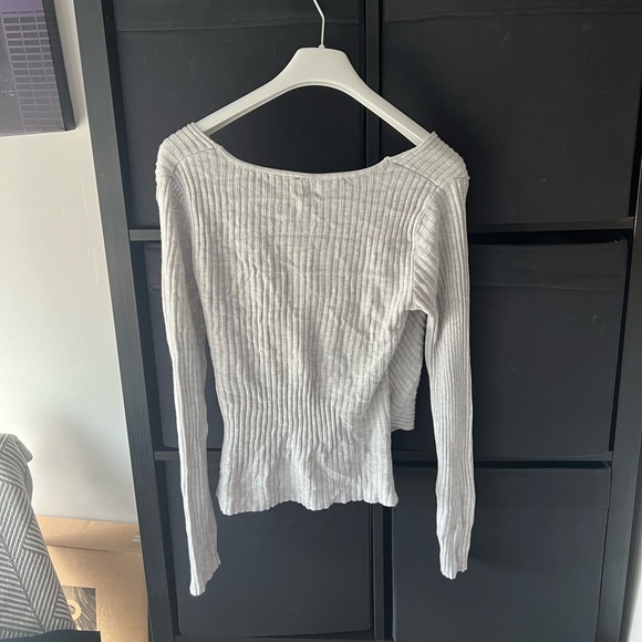 H&M Grey Wrap Sweater - Picture 2 of 3